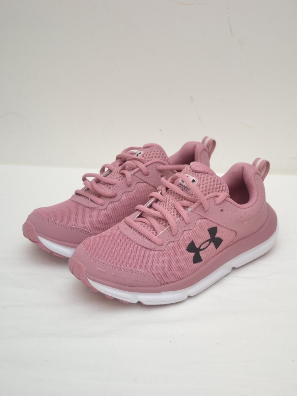 Under Armour Womens Charged Assert 10 Size 7.5